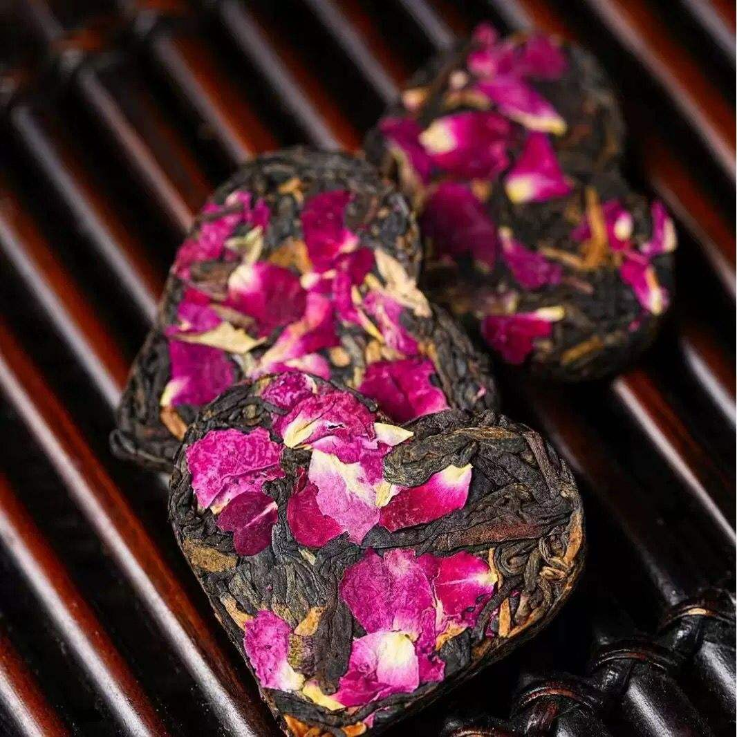 Sip Tea Tao，Heart‑Shaped Yunnan Dark Tea with Rose Petals